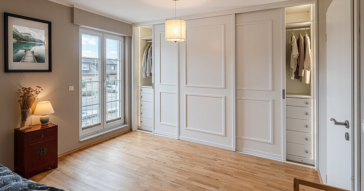 Wandschrank nach Maß – passgenau & raumhoch planen